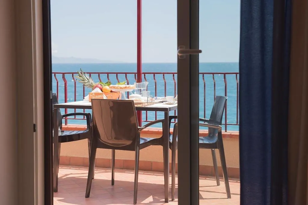 *** Bed and breakfast B&B La Sirena Santa Teresa Di Riva Italia
