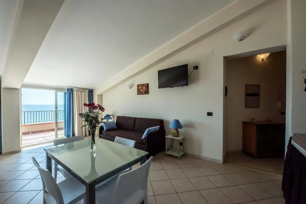 B&B La Sirena Santa Teresa Di Riva 3*,  Italy