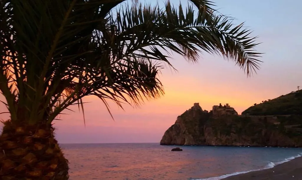 B&B La Sirena Santa Teresa Di Riva Italy