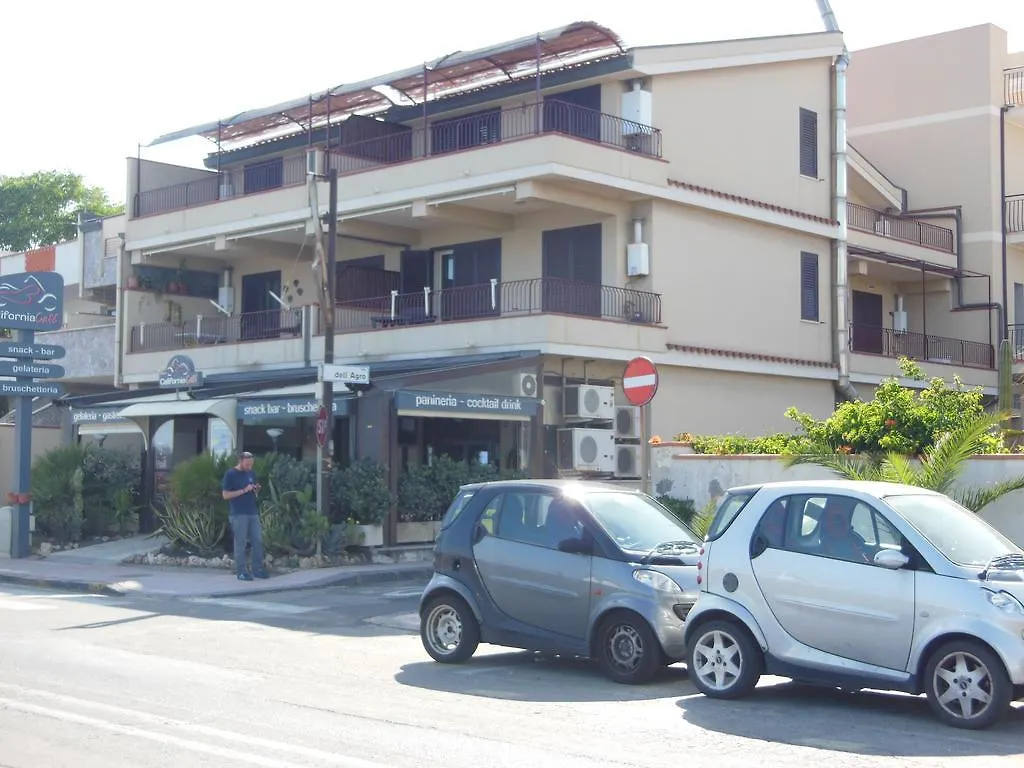 B&B La Sirena Santa Teresa Di Riva Bed and breakfast
