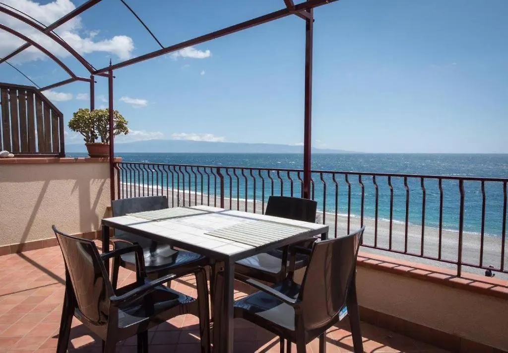 *** Bed & Breakfast B&B La Sirena Santa Teresa Di Riva Italy